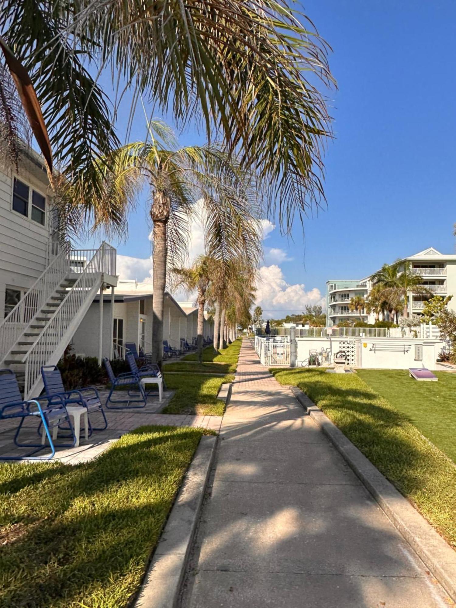 Sea Crest Aparthotel Point O'Rocks ภายนอก รูปภาพ
