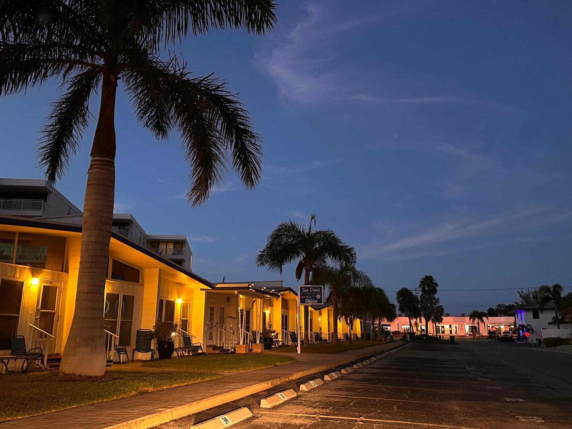 Sea Crest Aparthotel Point O'Rocks ภายนอก รูปภาพ