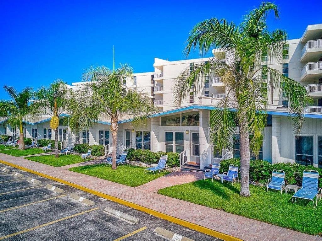 Sea Crest Aparthotel Point O'Rocks ภายนอก รูปภาพ